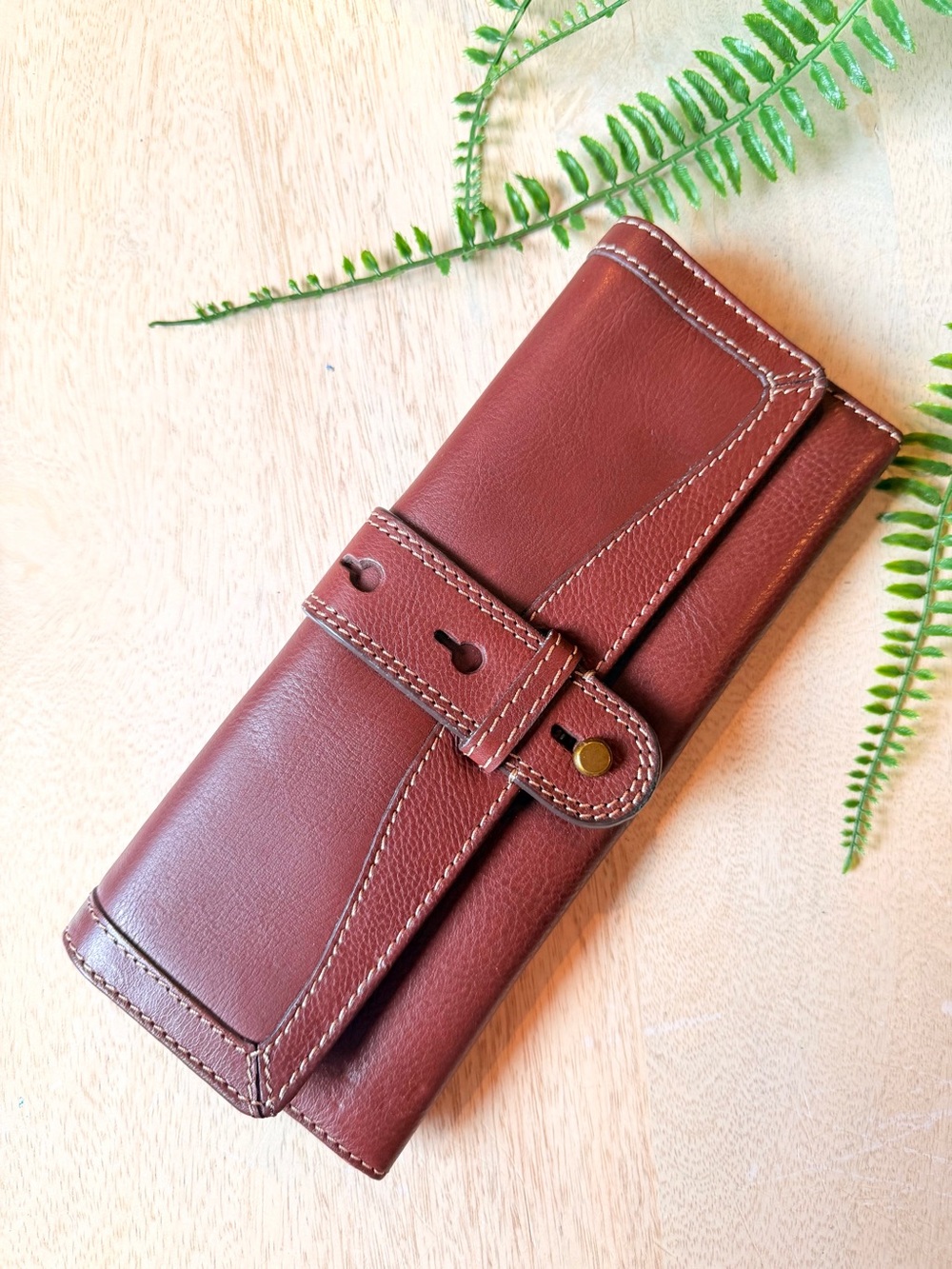 FOSSIL Fifty-Four Leather Clutch Wallet New Never Used